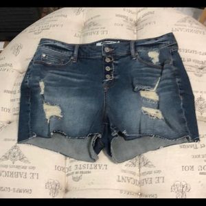 Torrid cut off distressed denim shorts size 16